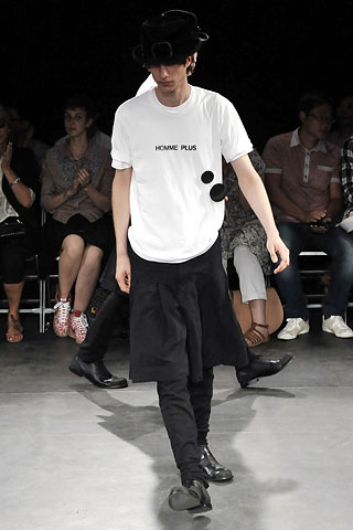 Comme des Garcons / - 2009